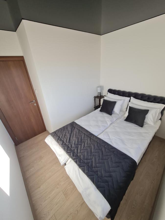 Airport Molko Apartments Surčin Extérieur photo