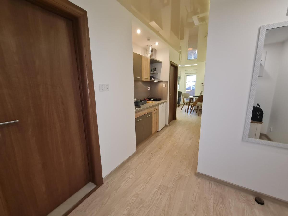 Airport Molko Apartments Surčin Extérieur photo