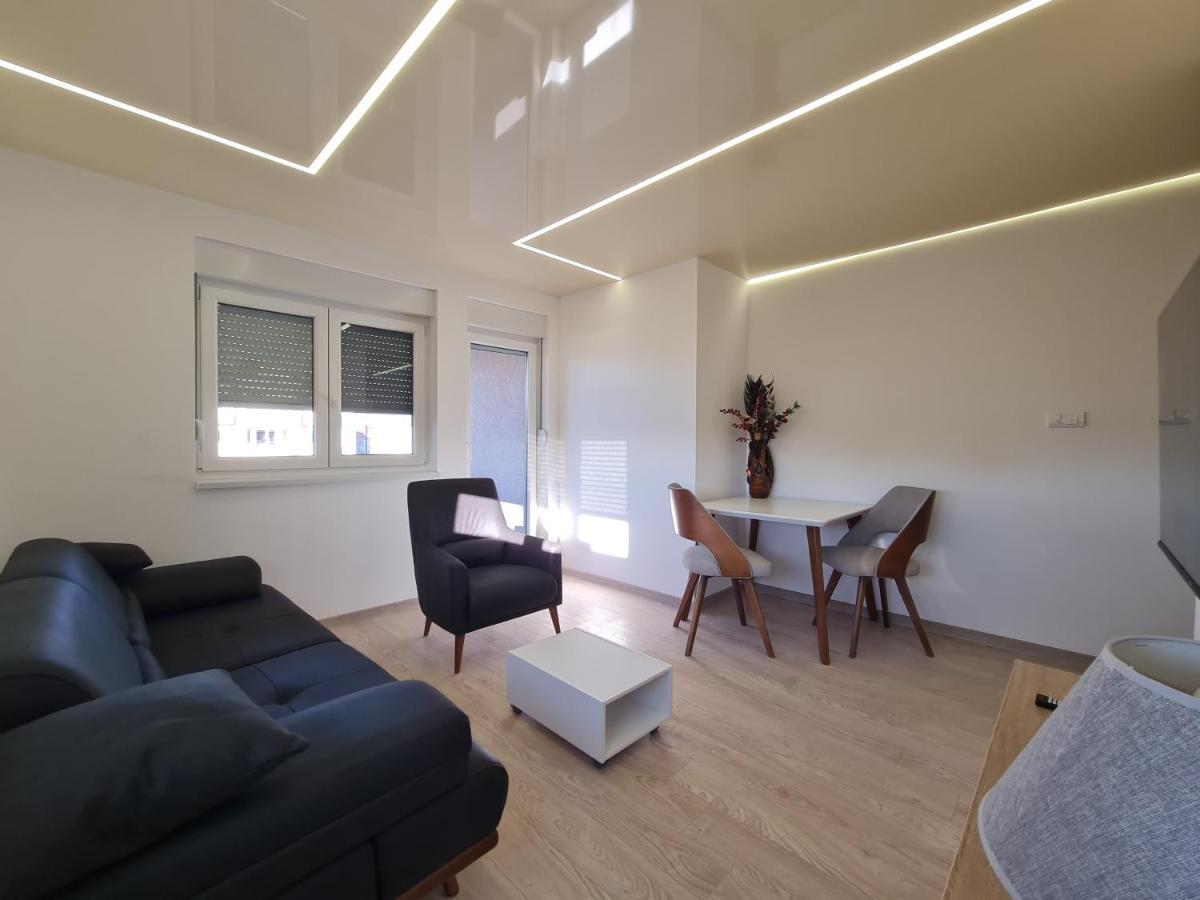 Airport Molko Apartments Surčin Extérieur photo